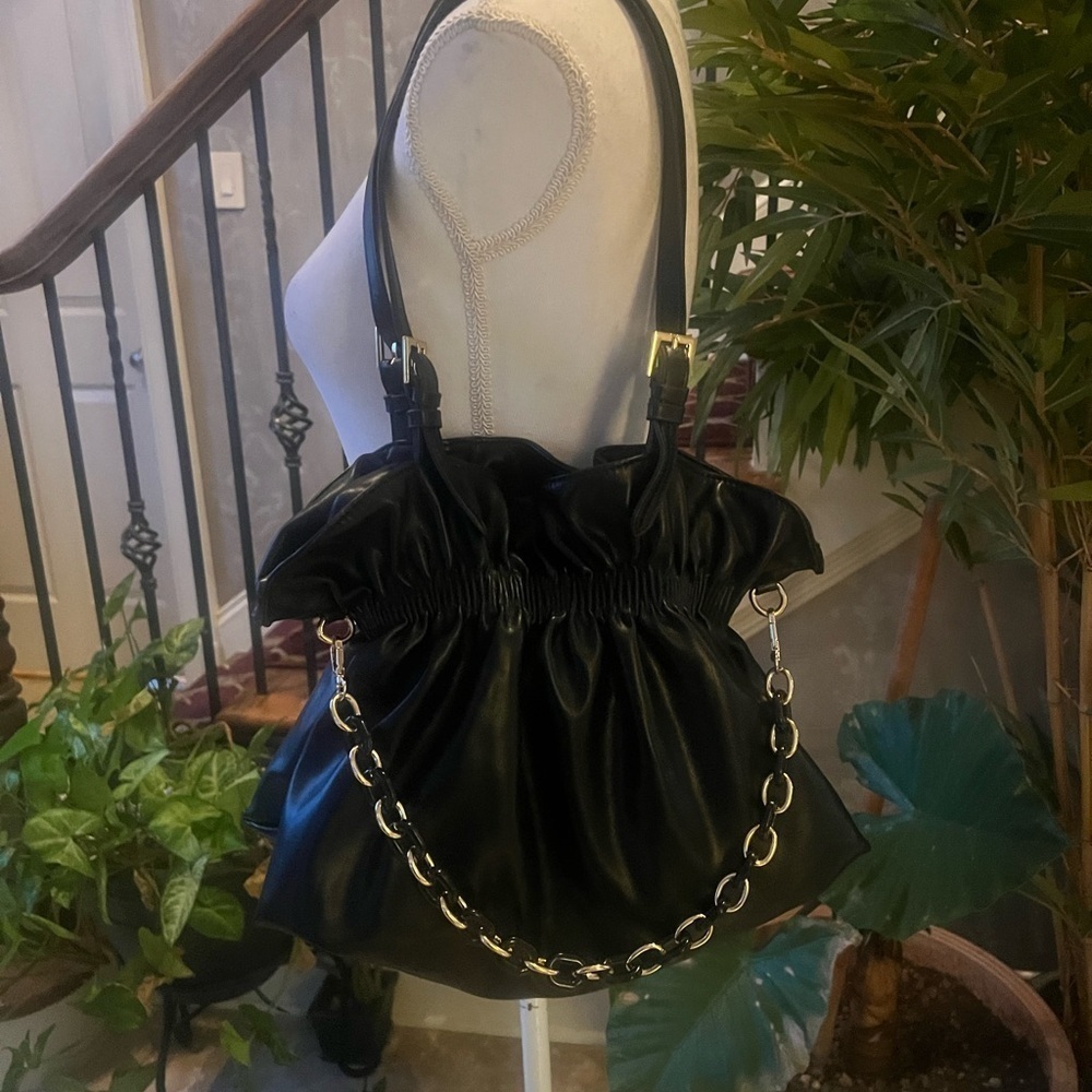 Ladies dress black bag. No brand brand new. Never used. NWOT. Black and gold. - Picture 5 of 15